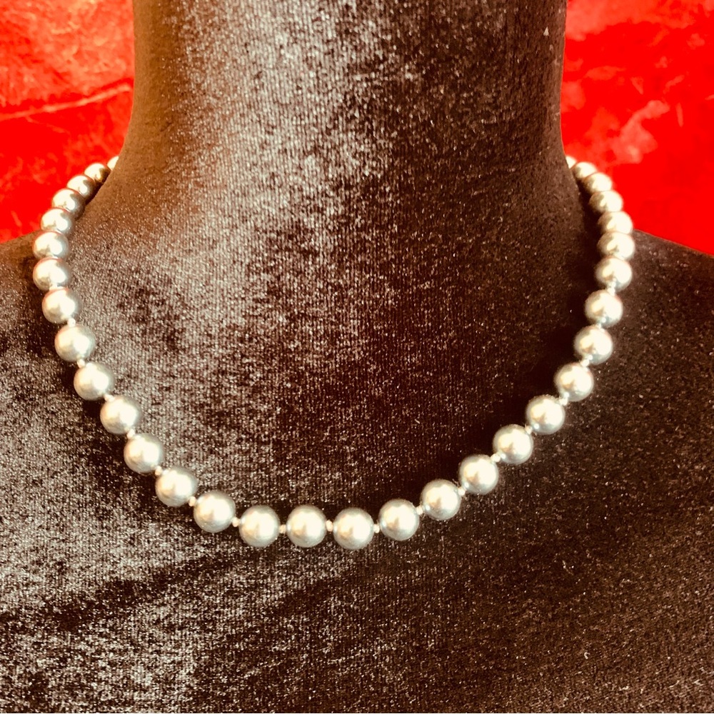 Elegant Silver Pearl Necklace